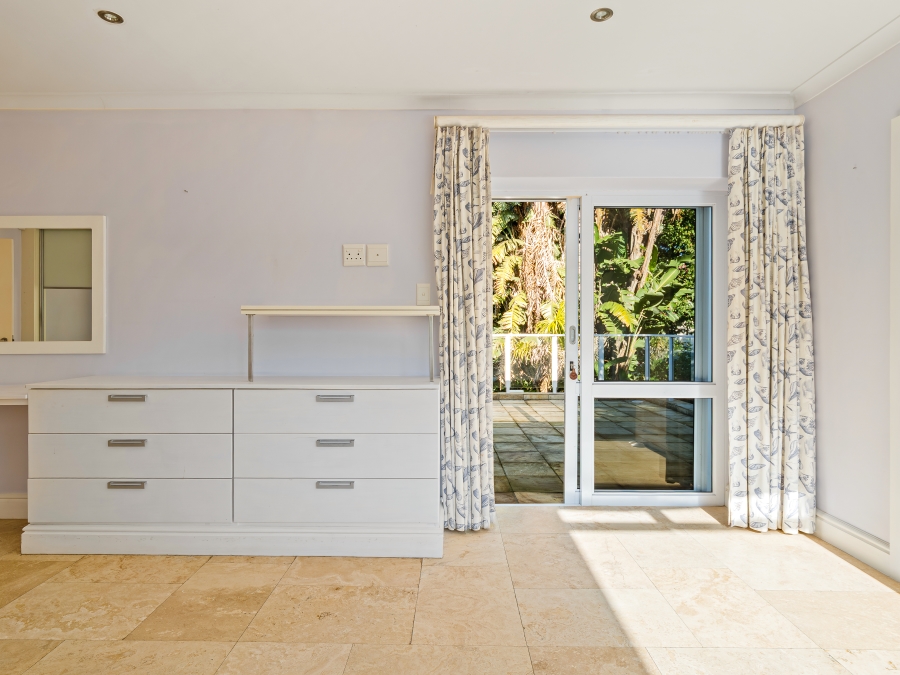 5 Bedroom Property for Sale in Leisure Isle Western Cape